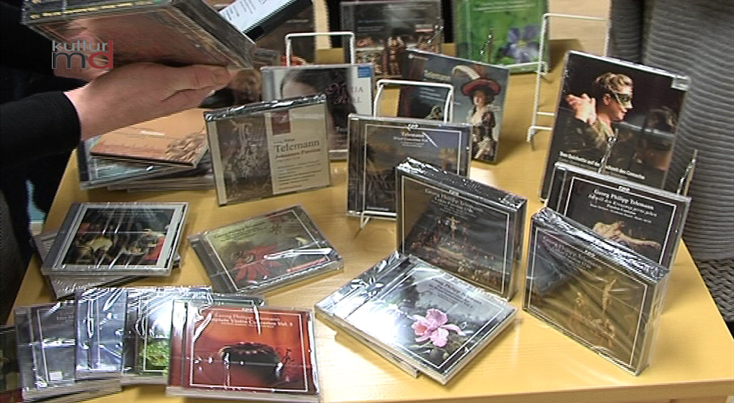 Telemannzentrum spendet Medien an die Stadtbibliothek