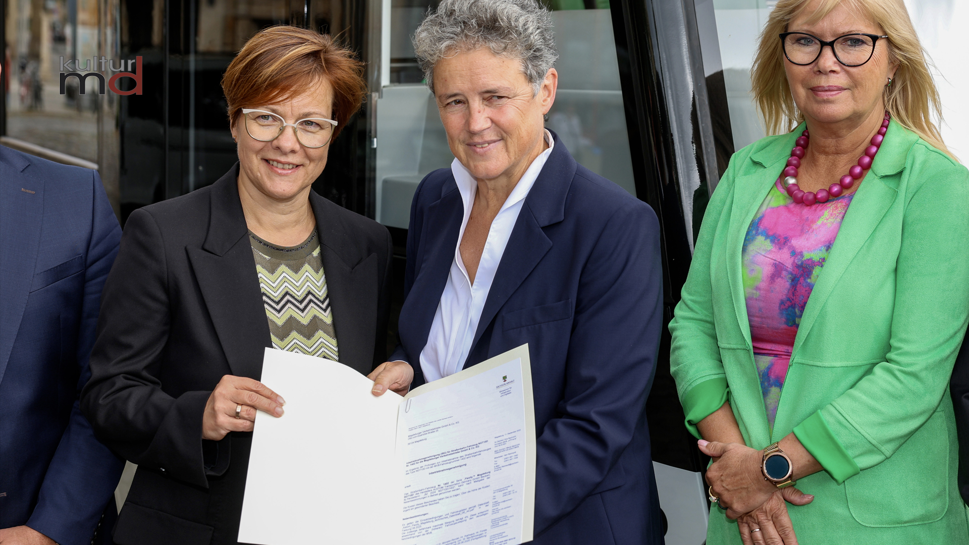 150925 Neue Straßenbahn Flexity geht in den Linienbetrieb