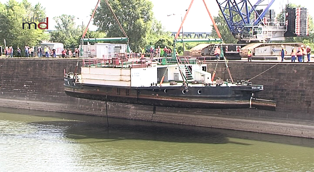 Taucherschacht II kommt an Land